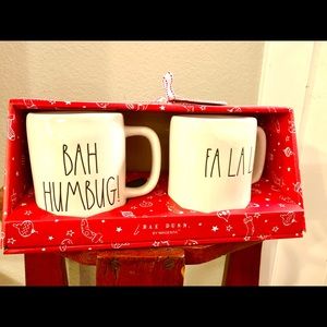 Rae Dunn Christmas Mug set